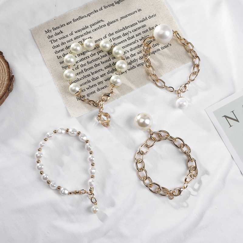 FFLACELL 2020 New Baroque Irregular Imitation Pearls shell Gold Metal Link Chain Bracelets for Women Girl Summer Party Jewelry
FFLACELL 2020 New Baroque Irregular Imitation Pearls shell Gold Metal Link Chain Bracelets for Women Girl Summer Party Jewelry