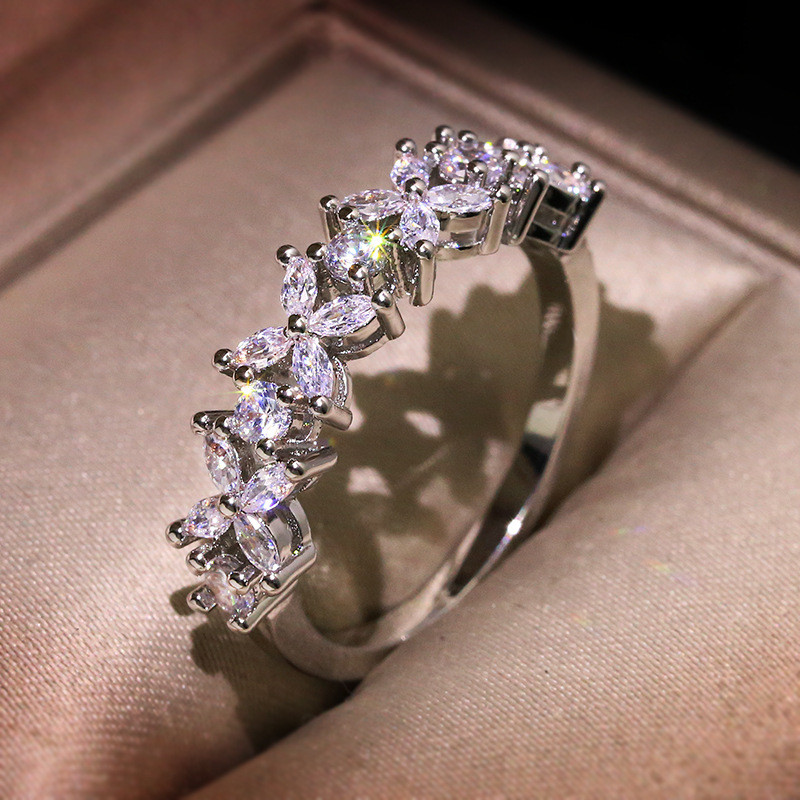 Bling Bling s925 Silver Women Finger Rings for Wedding Engagement Crystals Rhinestones Female Jewelry Rings Accessories
Bling Bling s925 Silver Women Finger Rings for Wedding Engagement Crystals Rhinestones Female Jewelry Rings Accessories