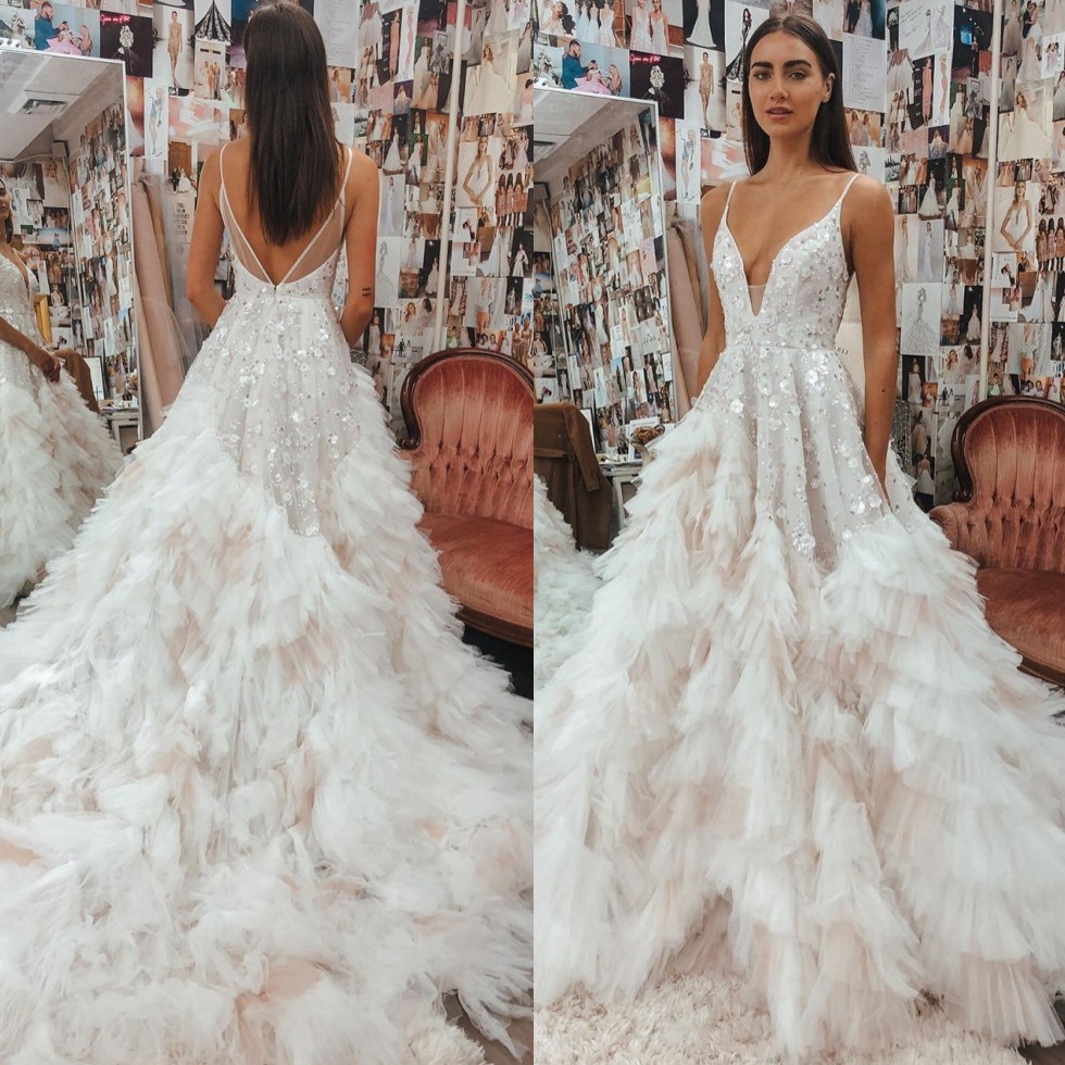 Backless Stunning Sequined Wedding Dresses Beaded Deep V Neck A Line Tiered Bridal Gowns Tulle Sweep Train Robe De Marie