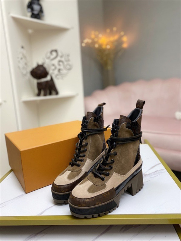 High Women Laureate DESERT BOOT Martin boots Suede calf leather canvas Beige Treaded rubber 5 cm / 2 inch platform Heel Shoes Size35-40, Blue
High Women Laureate DESERT BOOT Martin boots Suede calf leather canvas Beige Treaded rubber 5 cm / 2 inch platform Heel Shoes Size35-40, Blue