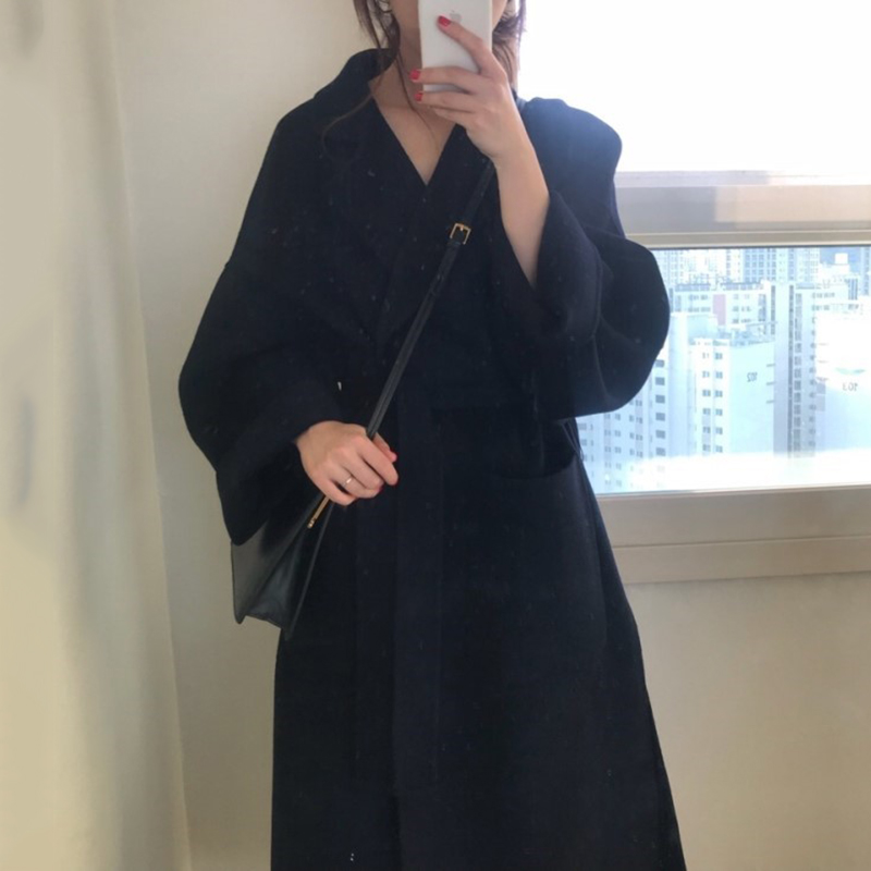 2020 Autumn/winter ginger waist band large pocket loose lapel long hair wool coat over the knee, Black
2020 Autumn/winter ginger waist band large pocket loose lapel long hair wool coat over the knee, Black