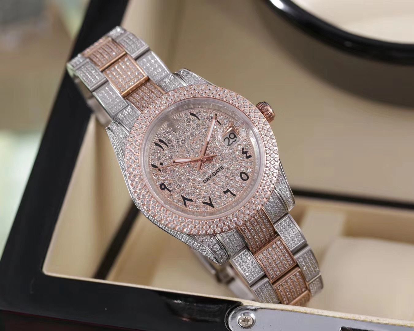 hot-selling Arabic numbers dial watches full ice out diamond 40MM iced gold case diamonds face Automatic Mechanical men Wristwatch
hot-selling Arabic numbers dial watches full ice out diamond 40MM iced gold case diamonds face Automatic Mechanical men Wristwatch