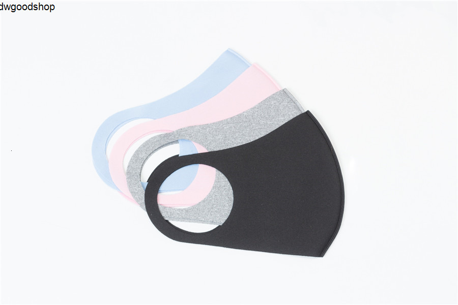 Face Mouth Cover Mask 4 Colors Dustproof Washable Reusable Ice Silk Cotton Masks Tools Wholesale Free Shipping
Face Mouth Cover Mask 4 Colors Dustproof Washable Reusable Ice Silk Cotton Masks Tools Wholesale Free Shipping