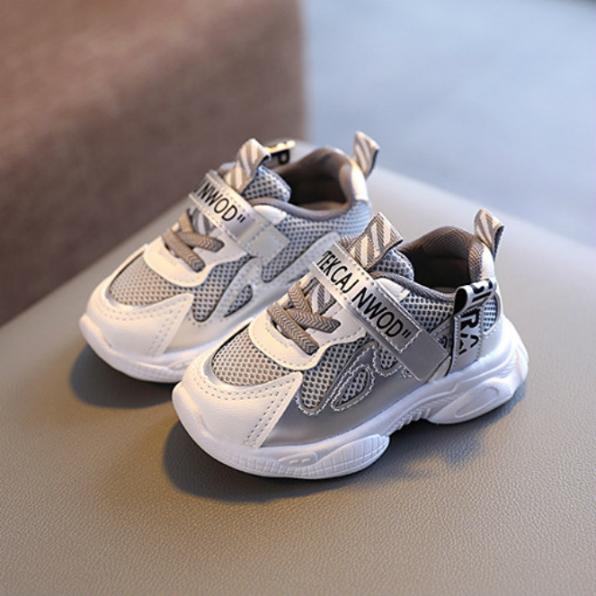 Kids Fashion Shoes Autumn Fashion Sport Style Sneakers Boys Girls Breathable Casual Outdoor Shoes with Letter Printed Child Shoes, Blue
Kids Fashion Shoes Autumn Fashion Sport Style Sneakers Boys Girls Breathable Casual Outdoor Shoes with Letter Printed Child Shoes, Blue