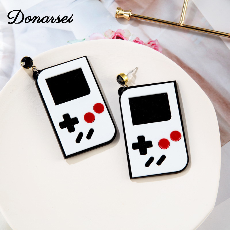 Donarsei 2020 New Fashion Game Console Acrylic Earrings For Women Funny Geometric Toy Drop Dangle Earrings Party
Donarsei 2020 New Fashion Game Console Acrylic Earrings For Women Funny Geometric Toy Drop Dangle Earrings Party