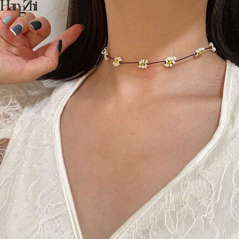 HangZhi 2020 New Korean Summer Lovely Small Daisy Flower Choker Black White Acrylic Beaded Necklaces for Women Girls Jewelry
HangZhi 2020 New Korean Summer Lovely Small Daisy Flower Choker Black White Acrylic Beaded Necklaces for Women Girls Jewelry