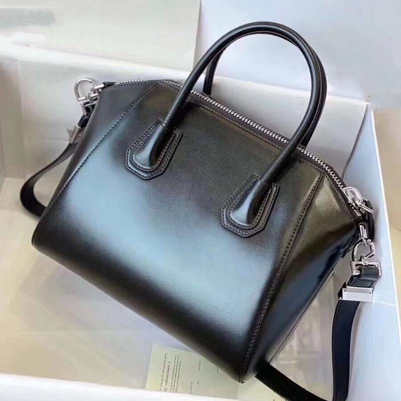 Real cowhide womens bag fashion leisure leather postman bag high quality designer luxury large capacity handbag
Real cowhide womens bag fashion leisure leather postman bag high quality designer luxury large capacity handbag