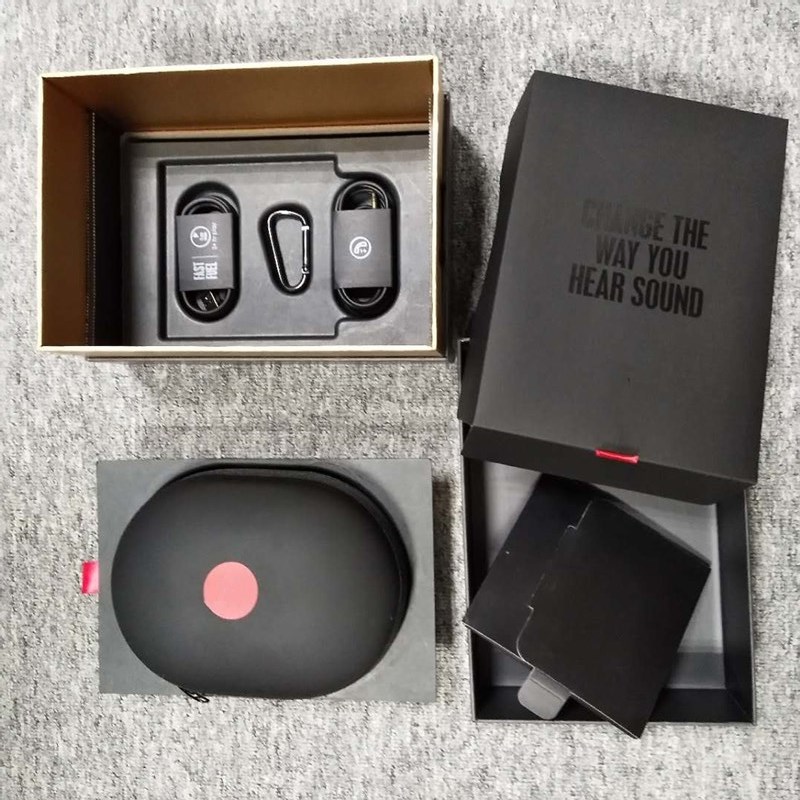 Brand H1chip Bluetooth headphones with w1 chip wireless earphones HD Studio with Valid serial number can POP-UP animation Headphones, Mixed color
Brand H1chip Bluetooth headphones with w1 chip wireless earphones HD Studio with Valid serial number can POP-UP animation Headphones, Mixed color