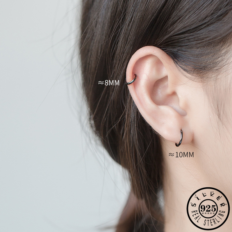 Trendy Mens 925 Sterling Silver Small Black Huggie Kpop Hoops Piercing Earrings Classic Round Circle Ear Rings Jewelry for Women
Trendy Mens 925 Sterling Silver Small Black Huggie Kpop Hoops Piercing Earrings Classic Round Circle Ear Rings Jewelry for Women
