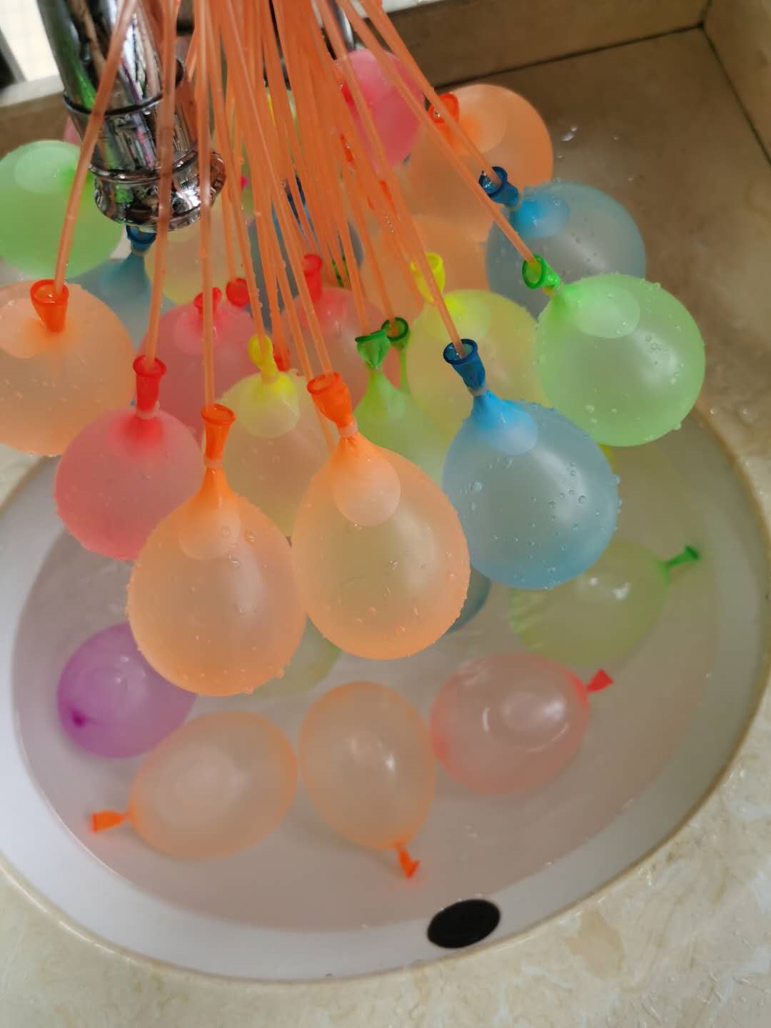 Artifact Filling Water Bombs Children's Push Balloon Water Filling Toys Fast Polo Net Red Balloon Water Fight, Multicolor
Artifact Filling Water Bombs Children's Push Balloon Water Filling Toys Fast Polo Net Red Balloon Water Fight, Multicolor