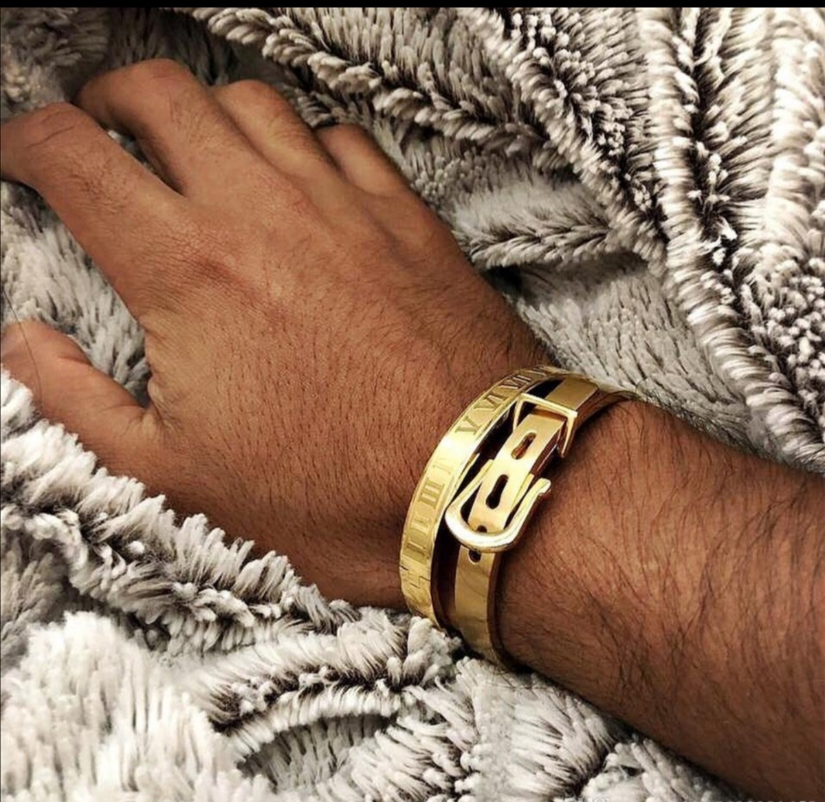 Mens Bracelet Stainless Steel Bangle Bracelets Fashion Titanium Steel Bangle for Men Type C Twisted Bangle Bracelets Gold bangles
Mens Bracelet Stainless Steel Bangle Bracelets Fashion Titanium Steel Bangle for Men Type C Twisted Bangle Bracelets Gold bangles