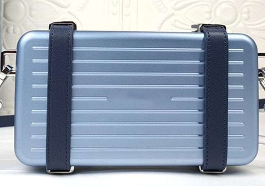 high quality Handbags women bags leather Shoulder multi-function cosmetic bag travel wash Evening, Red
high quality Handbags women bags leather Shoulder multi-function cosmetic bag travel wash Evening, Red