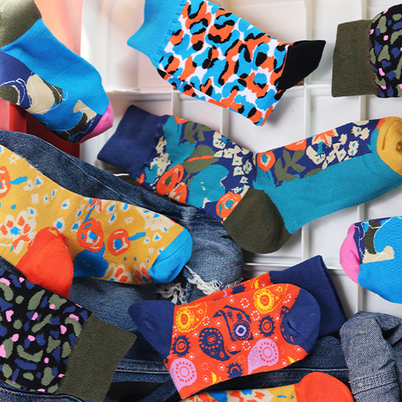 Men Sock Leopard Print Flower Grain Stitching Colorful Happy Funny Skate Harajuku Hip Hop Street Style Casual Cotton Sock Winter, Pink blues 
Men Sock Leopard Print Flower Grain Stitching Colorful Happy Funny Skate Harajuku Hip Hop Street Style Casual Cotton Sock Winter, Pink blues