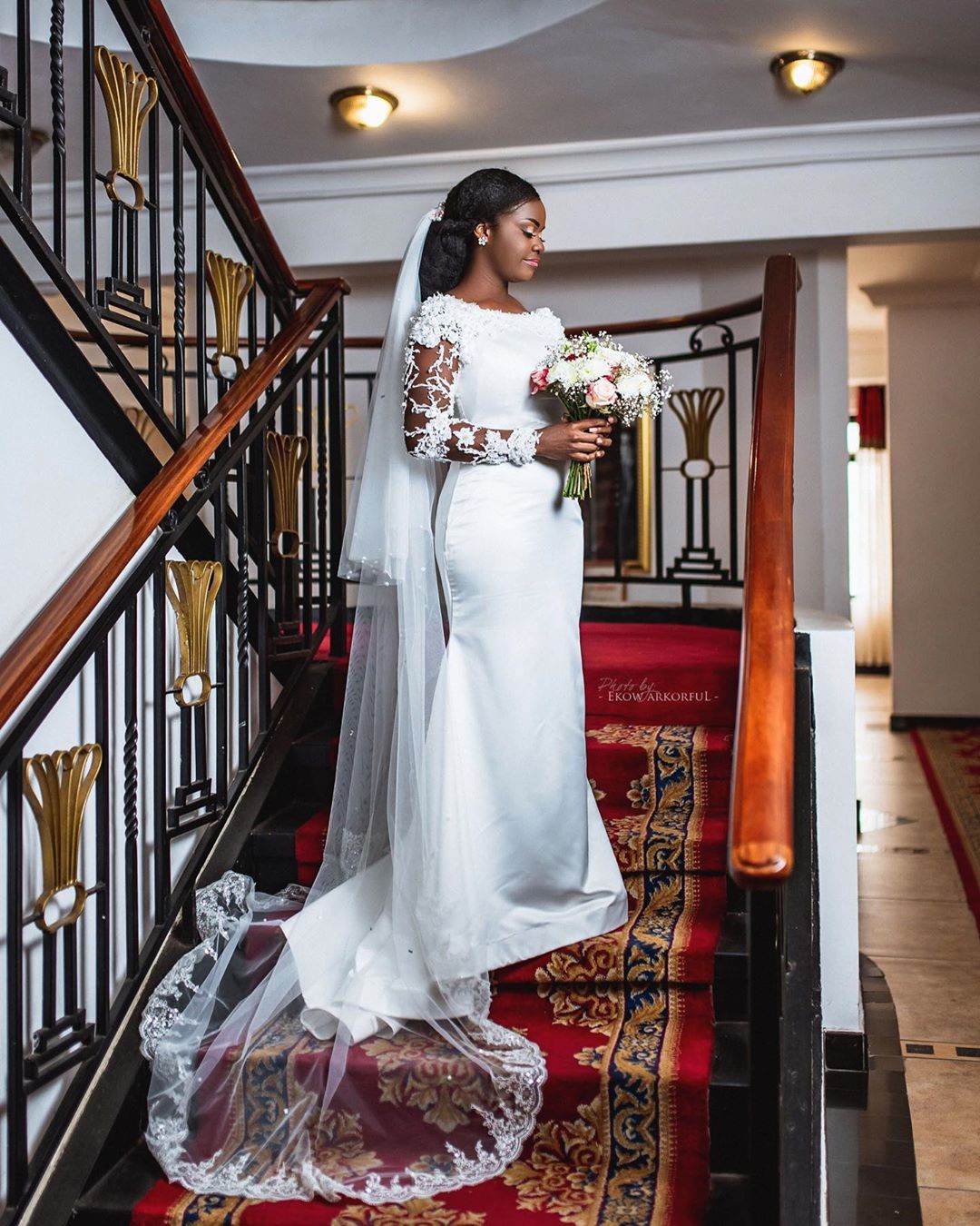 2020 Plus Size Arabic Aso Ebi Lace Beaded Sexy Wedding Dresses Long Sleeves Bridal Dresses Mermaid Satin Wedding Gowns ZJ055