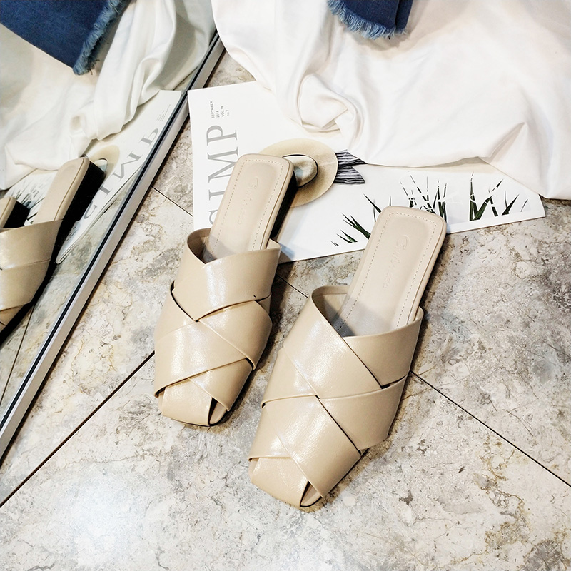 Half slipper female 2020 summer new style with retro fashion wear flat bottom woven bag head slippers women, Beige
Half slipper female 2020 summer new style with retro fashion wear flat bottom woven bag head slippers women, Beige