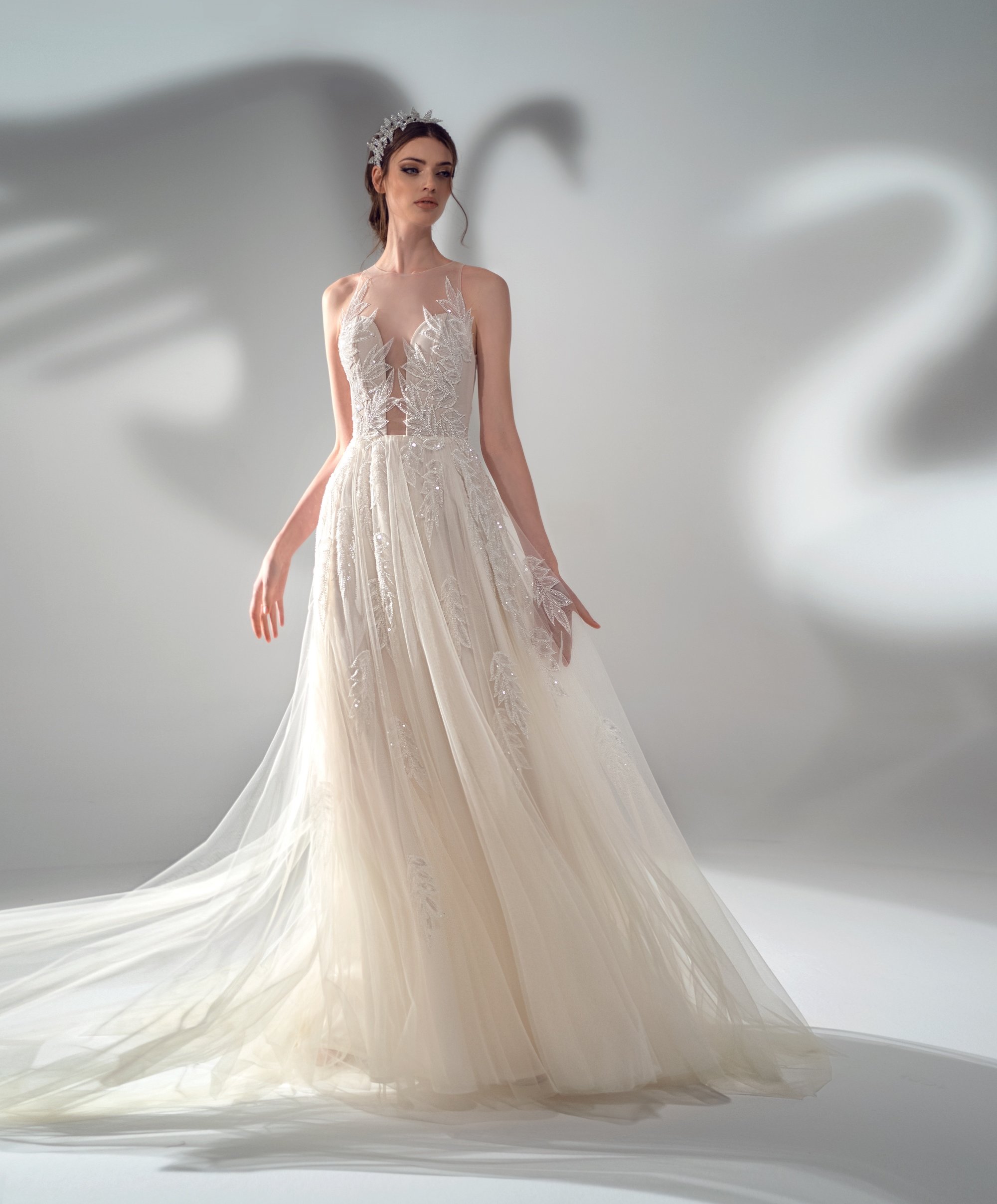 Fairy Jewel Neck Wedding Dresses Lace Applique Sleeveless Custom Made Wedding Dress Sweep Train Robes De Mariée