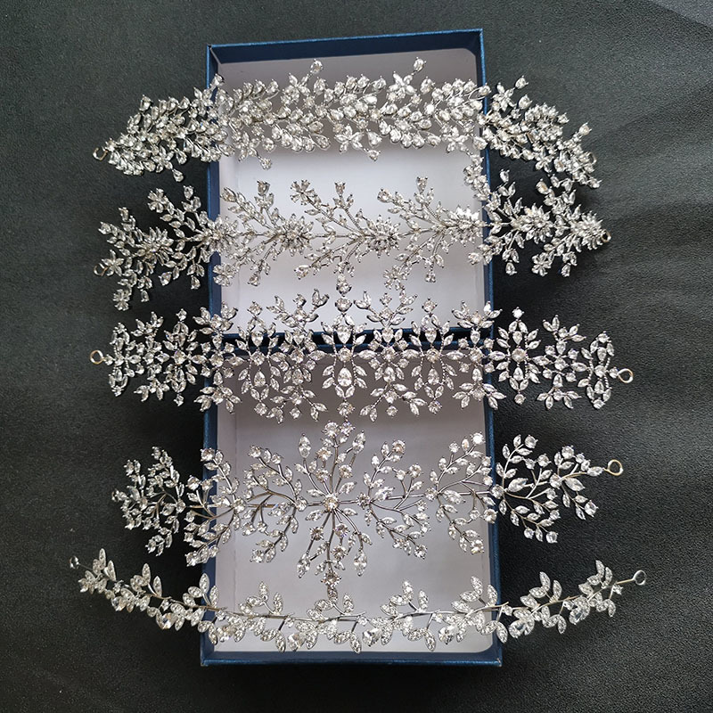 SLBRIDAL Luxury Flexible Full Cubic Zircon Wedding Tiara Headband Bridal Bridesmaids Crown CZ Hair Accessories Women Jewelry Y200807, White;golden
SLBRIDAL Luxury Flexible Full Cubic Zircon Wedding Tiara Headband Bridal Bridesmaids Crown CZ Hair Accessories Women Jewelry Y200807, White;golden