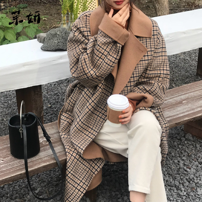 New Autumn and Winter Coat Women ,Loose Version with Belt Plus Size Long Women Coats , Plaid Splice Womens Coats Winter
New Autumn and Winter Coat Women ,Loose Version with Belt Plus Size Long Women Coats , Plaid Splice Womens Coats Winter