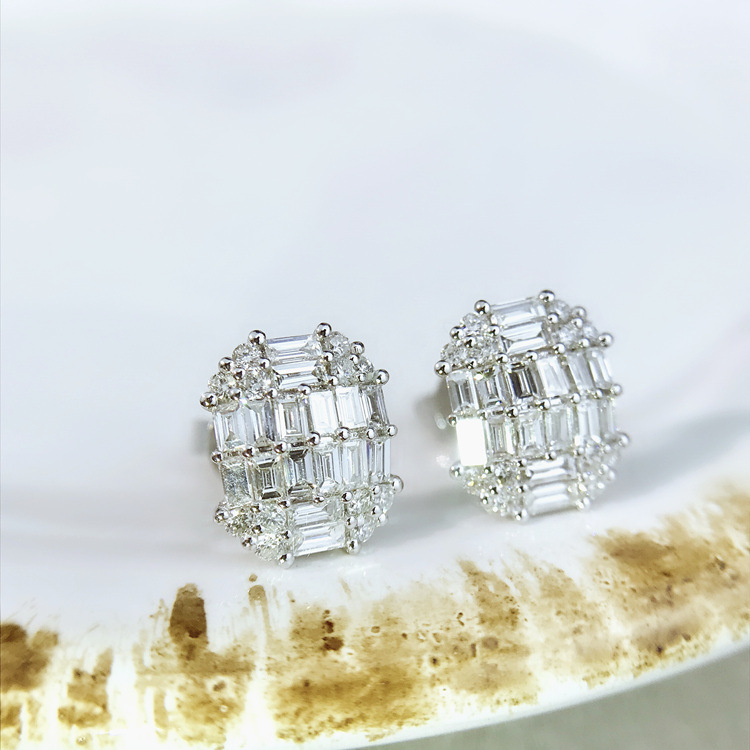 Newest white zircon square earring for women wedding party engagement jewelry gift Geometric earring Classic
Newest white zircon square earring for women wedding party engagement jewelry gift Geometric earring Classic
