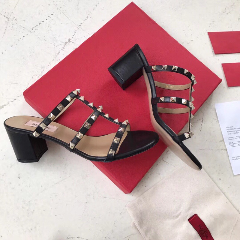 women High-heeled shoes luxury sandals loafer summer Genuine Leather shoes high quality Flat rivet shoes brands slippers 2020 designer, Black
women High-heeled shoes luxury sandals loafer summer Genuine Leather shoes high quality Flat rivet shoes brands slippers 2020 designer, Black