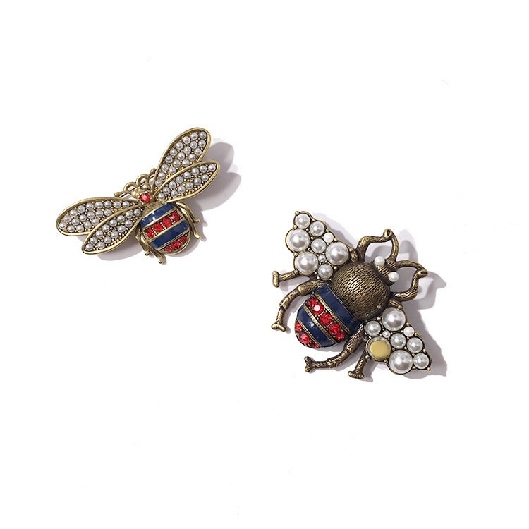luxury designer jewelry women Brooch Retro Insect Bee pearl Pins with blue diamond Copper with gold plated honeybee Brooches fashion bijoux
luxury designer jewelry women Brooch Retro Insect Bee pearl Pins with blue diamond Copper with gold plated honeybee Brooches fashion bijoux