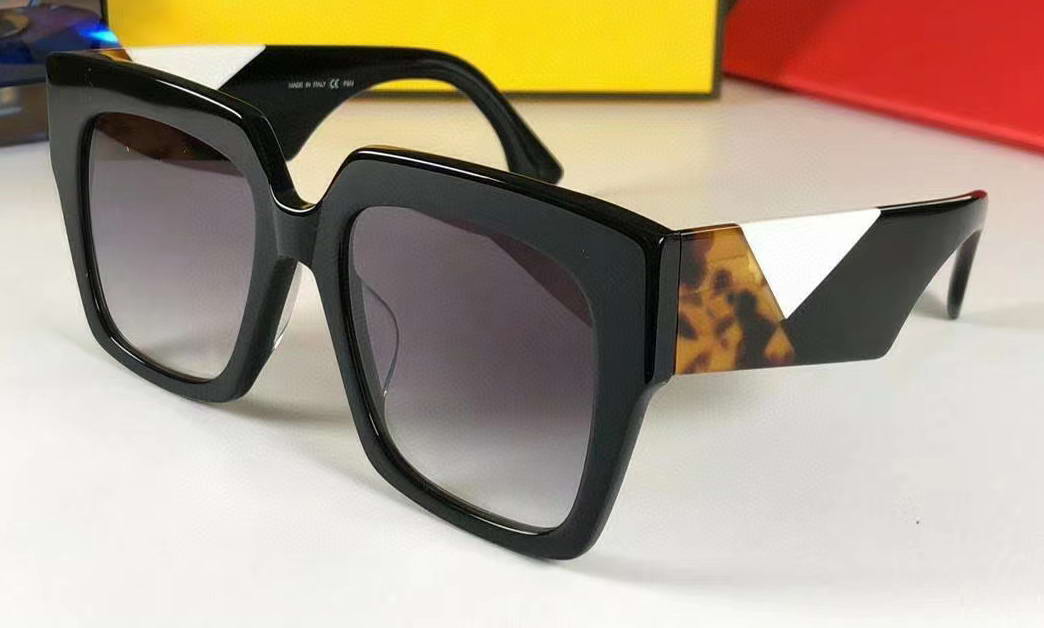Black Havana White Grey Gradient Sunglasses 0263/S Fashion Women Oversize Sunglasses Sonnenbrille gafas de sol de with Box
Black Havana White Grey Gradient Sunglasses 0263/S Fashion Women Oversize Sunglasses Sonnenbrille gafas de sol de with Box