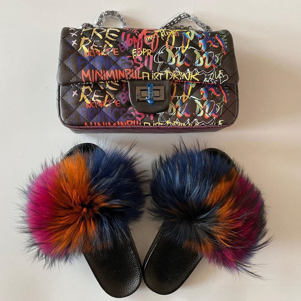 Women Fur Slippers Shoes Bag Set Fluffy Real Fox Fur Slides Furry Fur Flip Flop Woman Graffiti Handbag Rainbow Wallet Shoes Set, Mixed colors q
Women Fur Slippers Shoes Bag Set Fluffy Real Fox Fur Slides Furry Fur Flip Flop Woman Graffiti Handbag Rainbow Wallet Shoes Set, Mixed colors q