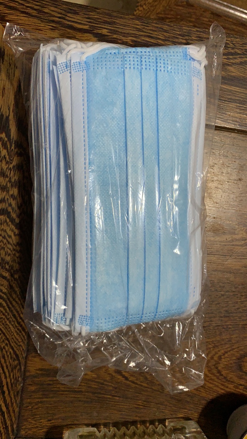 Disposable external protective mask, high-quality skin-friendly material, for adult use, dustproof and sterile, comfortable to wear.Affordab
Disposable external protective mask, high-quality skin-friendly material, for adult use, dustproof and sterile, comfortable to wear.Affordab
