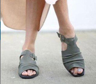 2020 summer new word buckle large size hollow low heel wild female sandals casual fish mouth sandals X204, Black
2020 summer new word buckle large size hollow low heel wild female sandals casual fish mouth sandals X204, Black