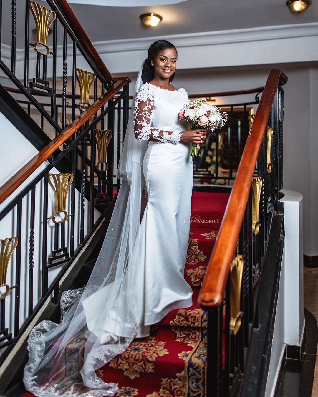 2020 Plus Size Arabic Aso Ebi Lace Beaded Sexy Wedding Dresses Long Sleeves Bridal Dresses Mermaid Satin Wedding Gowns ZJ055
