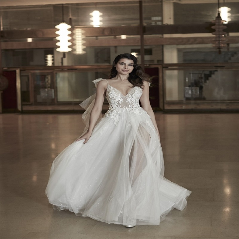 Floral A Line Wedding Dresses Sexy Backless Spaghetti Strap Applique Lace Ruched Tulle Bridal Gowns Chic Sweep Train Vestido De Novia