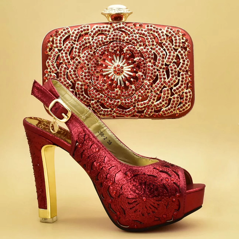 Latest Design African Women Wedding Shoes and Bag Set Decorated with Rhinestone Matching Italian Shoe and Bag Set Sexy Heels, Blue
Latest Design African Women Wedding Shoes and Bag Set Decorated with Rhinestone Matching Italian Shoe and Bag Set Sexy Heels, Blue