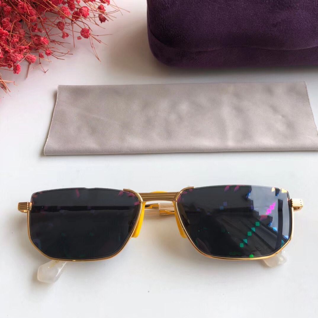 2020 New sunglasses men designer metal vintage sunglasses 0627 Gold Multicolor fashion style square frameless UV 400 lens with original case
2020 New sunglasses men designer metal vintage sunglasses 0627 Gold Multicolor fashion style square frameless UV 400 lens with original case