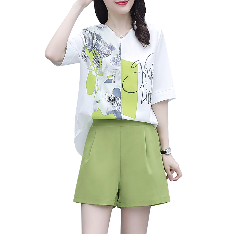 summer 2020 New sets for women Fashion Casual Two-piece Set Female short sleeve top Wide leg shorts suit Large size loose girl, Green 
summer 2020 New sets for women Fashion Casual Two-piece Set Female short sleeve top Wide leg shorts suit Large size loose girl, Green
