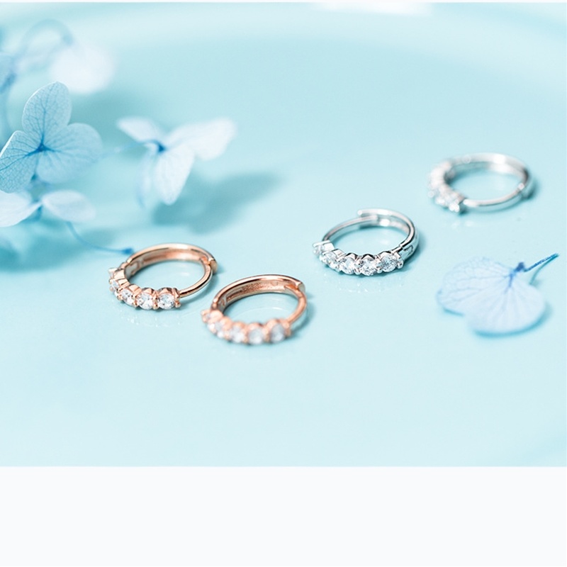 Cute Small Sparkling Zircon Circle Hoop Earring for Women Elegant Earring For Women Fashion Wedding Fashion Jewelry
Cute Small Sparkling Zircon Circle Hoop Earring for Women Elegant Earring For Women Fashion Wedding Fashion Jewelry