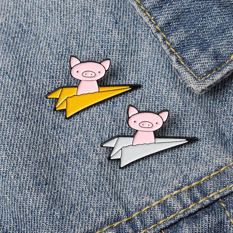 QIHE JEWELRY Cartoon Paper Plane Piggy Enamel Lapel Pins Cute Pig Brooches Unique Design Gift For Friends Wholesale, Gray
QIHE JEWELRY Cartoon Paper Plane Piggy Enamel Lapel Pins Cute Pig Brooches Unique Design Gift For Friends Wholesale, Gray