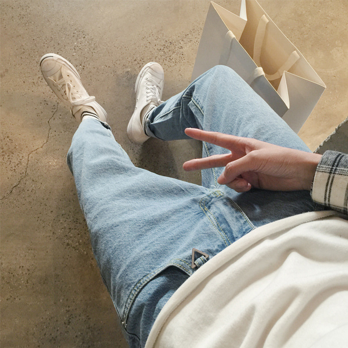 Top quality 2020 Fashion Summer thin Solid blue pencil pants men Denim washing teenagers Boys Ankle Length pants jeans homme, Sky blue
Top quality 2020 Fashion Summer thin Solid blue pencil pants men Denim washing teenagers Boys Ankle Length pants jeans homme, Sky blue