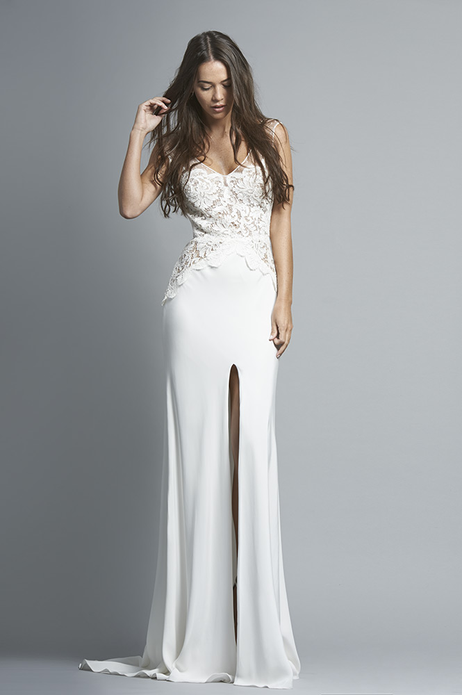 Elegant Mermaid Wedding Dresses Illusion V Neck Lace Appliques Short Sleeve Bridal Gowns Sweep Train Front Split robe de mariée