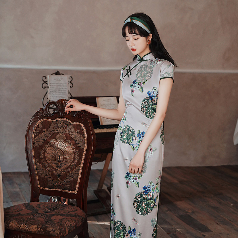 Hot Sale Chinese Plus Size S-4XL Women Long Cheongsams Elegant Print Flower Cheongsam Handmade Button Qipao Vestidos
Hot Sale Chinese Plus Size S-4XL Women Long Cheongsams Elegant Print Flower Cheongsam Handmade Button Qipao Vestidos