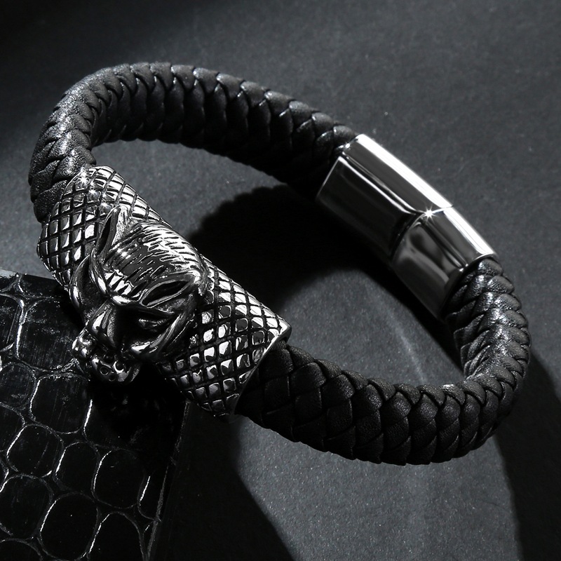 Cross-Border New European and American Punk Wolf Beast Bracelet Stainless Steel Mens Boutique Leather Bracelet
Cross-Border New European and American Punk Wolf Beast Bracelet Stainless Steel Mens Boutique Leather Bracelet