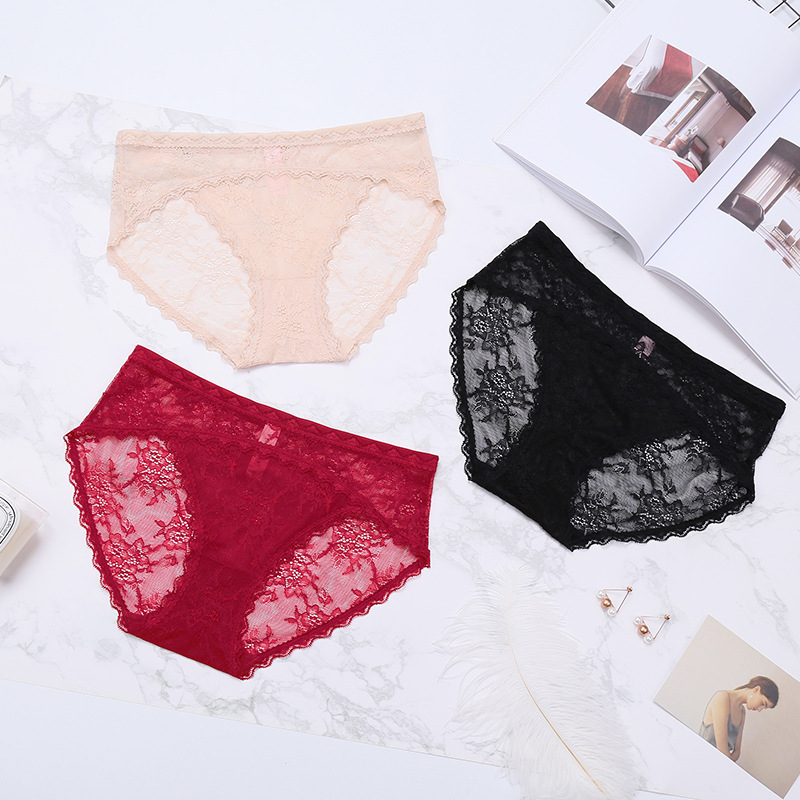 Fashion Perspective Hollow Lace Stitching Cotton Crotch Mid-waist Small Boxer Briefs Women' Underwear Majtki Damskie Lingerie, Black
Fashion Perspective Hollow Lace Stitching Cotton Crotch Mid-waist Small Boxer Briefs Women' Underwear Majtki Damskie Lingerie, Black