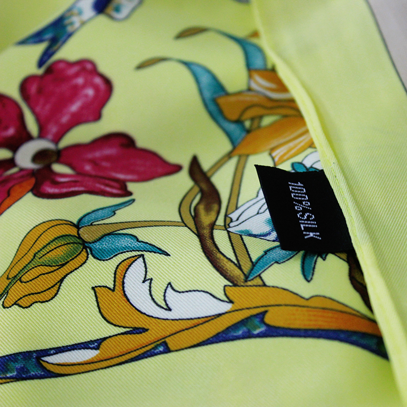 Large Hair Wrap Head Scarf 130 Sauqre Silk Scarf Printed Bandana Retro Neck Foulard Femme Headwrap Versatile Accessory