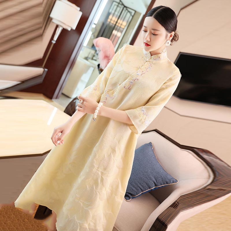 Chinese Cheongsam Oriental Style Dresses Collar Diagonal Jacquard Embroidery China Modified Hanfu Qipao Dress For Women Costume
Chinese Cheongsam Oriental Style Dresses Collar Diagonal Jacquard Embroidery China Modified Hanfu Qipao Dress For Women Costume