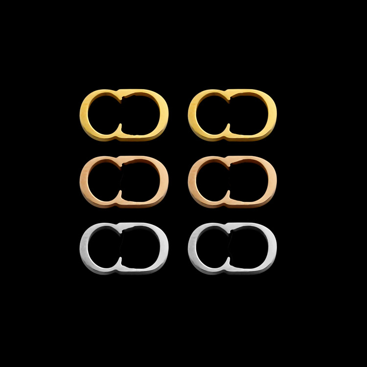 Wholesale foreign trade simple d letter C letter earrings for women's foreign trade hollow letter Earrings
Wholesale foreign trade simple d letter C letter earrings for women's foreign trade hollow letter Earrings