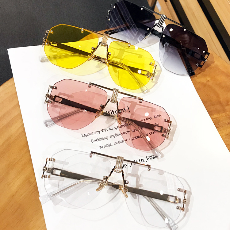 oversized square sunglasses women rimless sun glasses One piece gradient Shades retro design vintage FML
oversized square sunglasses women rimless sun glasses One piece gradient Shades retro design vintage FML