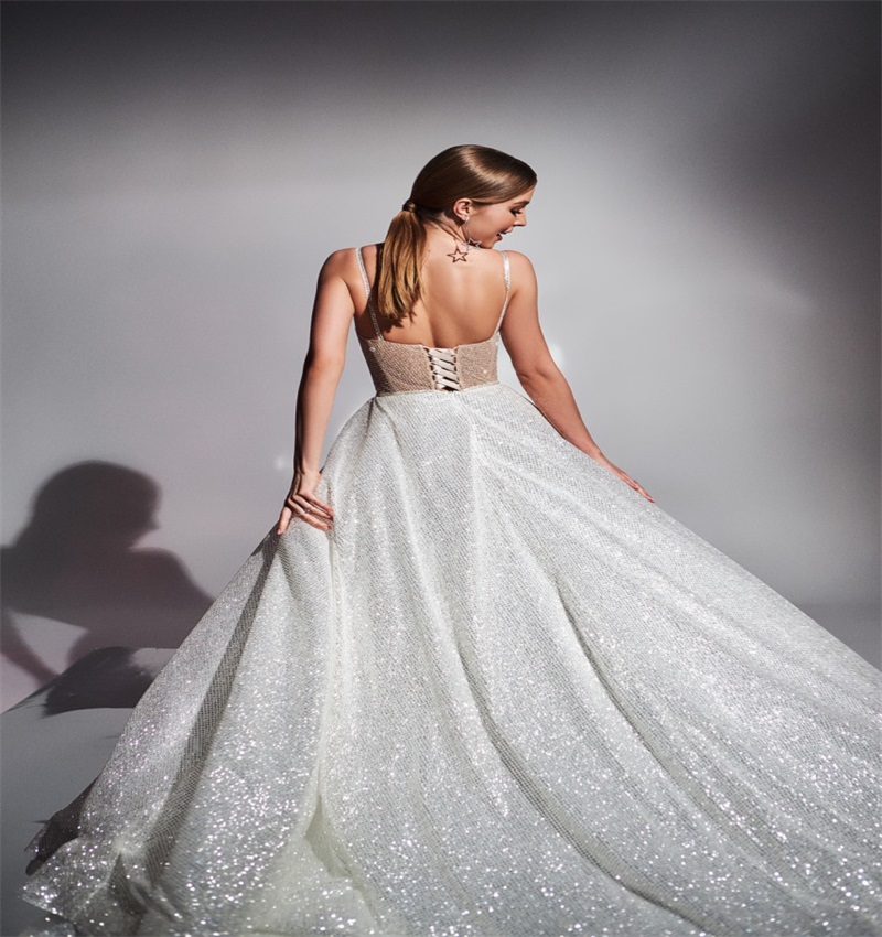 2020 Glitter Sequins A-line Wedding Dresses Sexy Spaghetti Strap Backless Ruched Tulle Bridal Gown Castle Church Wedding Dress