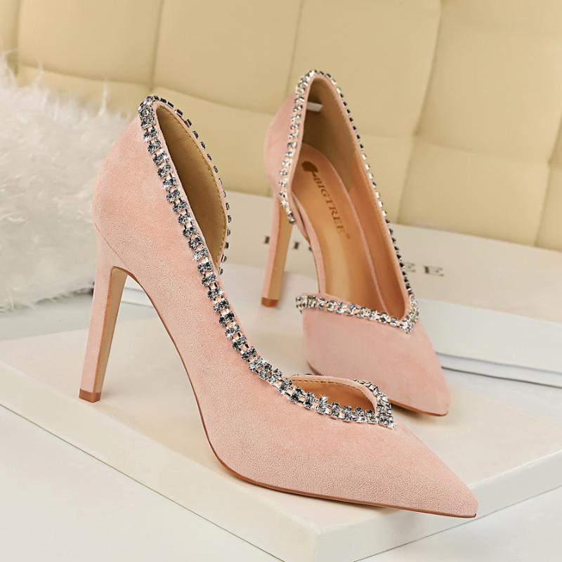 European And American Style Fashion Sexy Banquet Super High Heel Suede Shallow V-shaped Rhinestone Side Hollow Women's Shoes, Black
European And American Style Fashion Sexy Banquet Super High Heel Suede Shallow V-shaped Rhinestone Side Hollow Women's Shoes, Black
