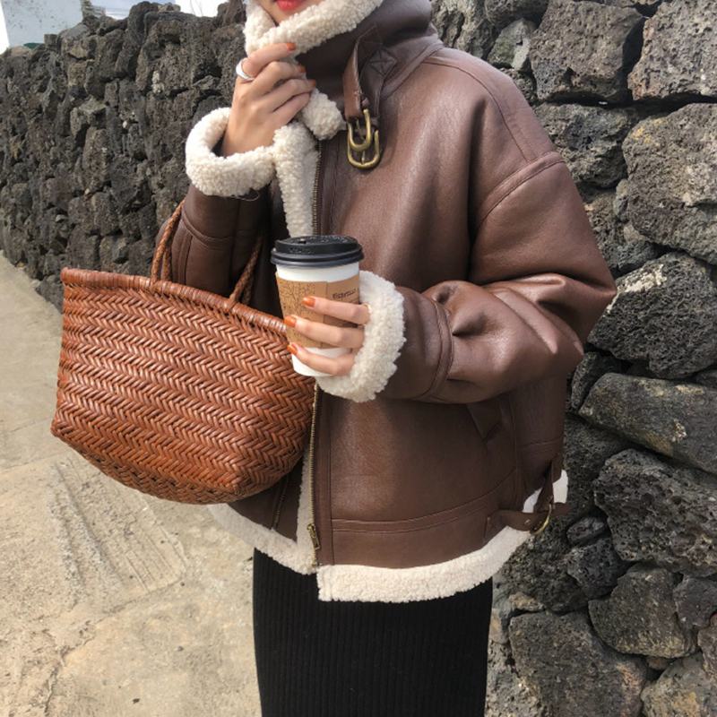 Women 2020 Autumn Winter Faux Leather Lambs Wool Fur Collar Coat Female Thick Warm Leather Jacket Casual Motorcycle Outwear T141, Black
Women 2020 Autumn Winter Faux Leather Lambs Wool Fur Collar Coat Female Thick Warm Leather Jacket Casual Motorcycle Outwear T141, Black