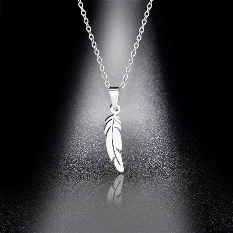 Classic Jewelry Stainless Steel Feather Necklace Female Titanium Steel Leaf Pendant Korean Jewelry Pendant Wholesale
Classic Jewelry Stainless Steel Feather Necklace Female Titanium Steel Leaf Pendant Korean Jewelry Pendant Wholesale