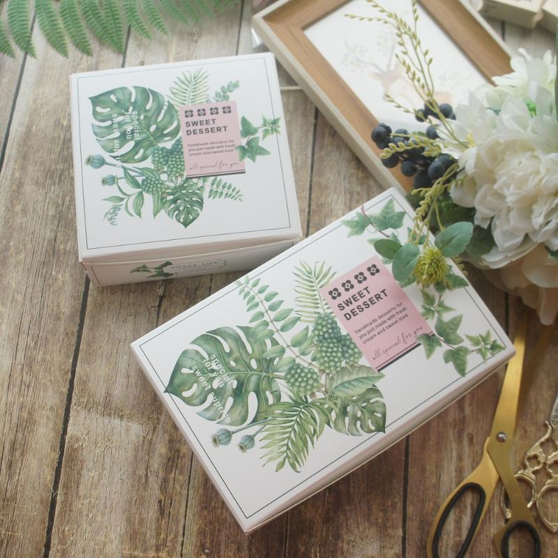 New 2 size gold line 10pcs Diamond design Macaron Chocolate Paper Box Christmas Birthday Party Gifts Packaging wedding favor
New 2 size gold line 10pcs Diamond design Macaron Chocolate Paper Box Christmas Birthday Party Gifts Packaging wedding favor
